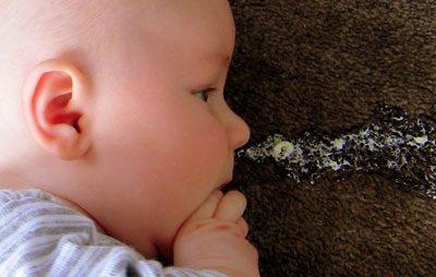 Срыгивание у ребенка