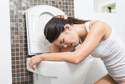 Рвота у девушки