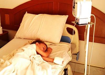 Ребенок под капельницей