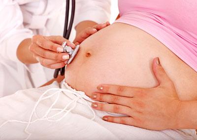 Беременная на приеме врача