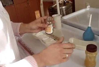 Приготовление раствора для клизмы