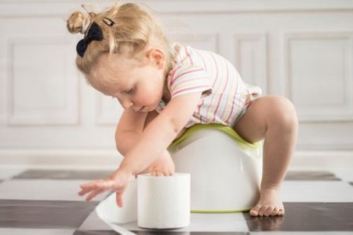 kak-priuchit-rebenka-k-gorshku-1-e1479749554620.jpg