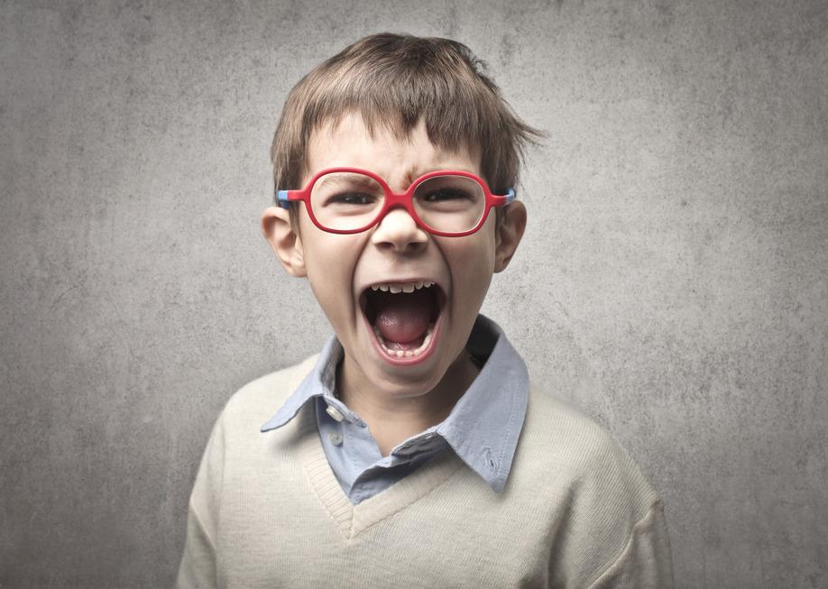 Ребенок кричит