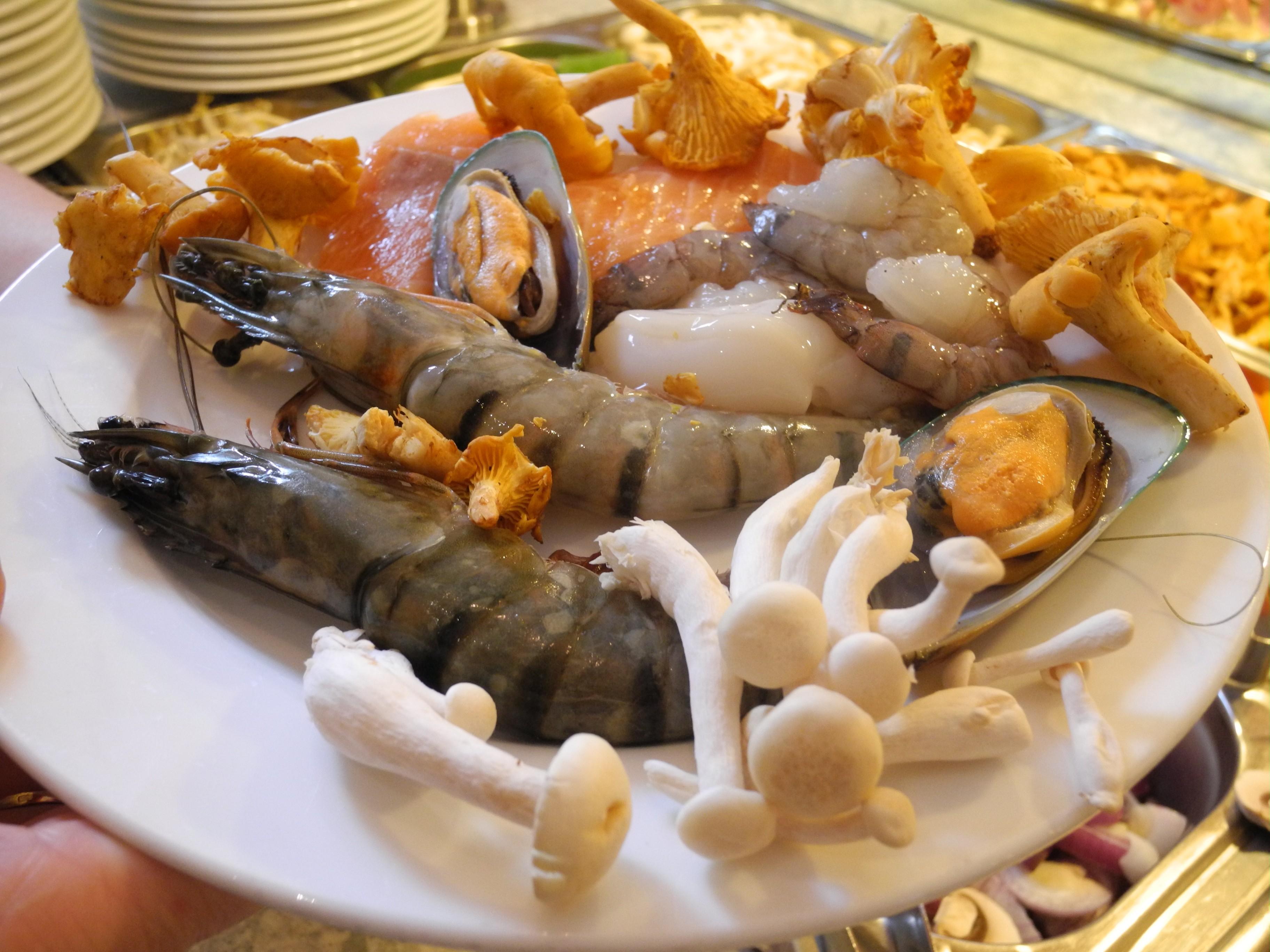 Сырые морепродукты