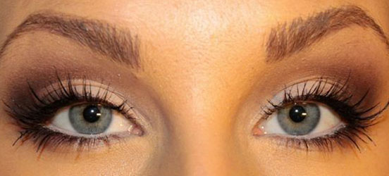 красные глаза