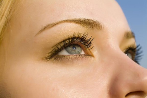 глаза в которых мушки