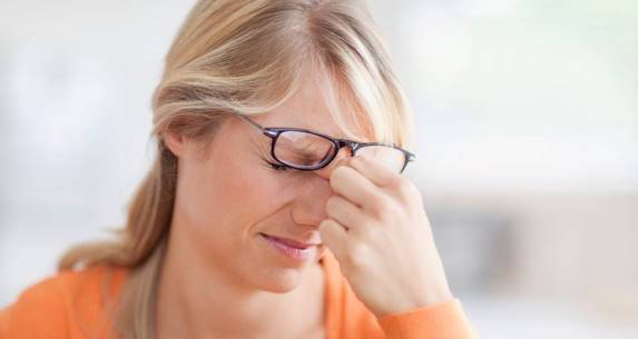 сухость в глазах